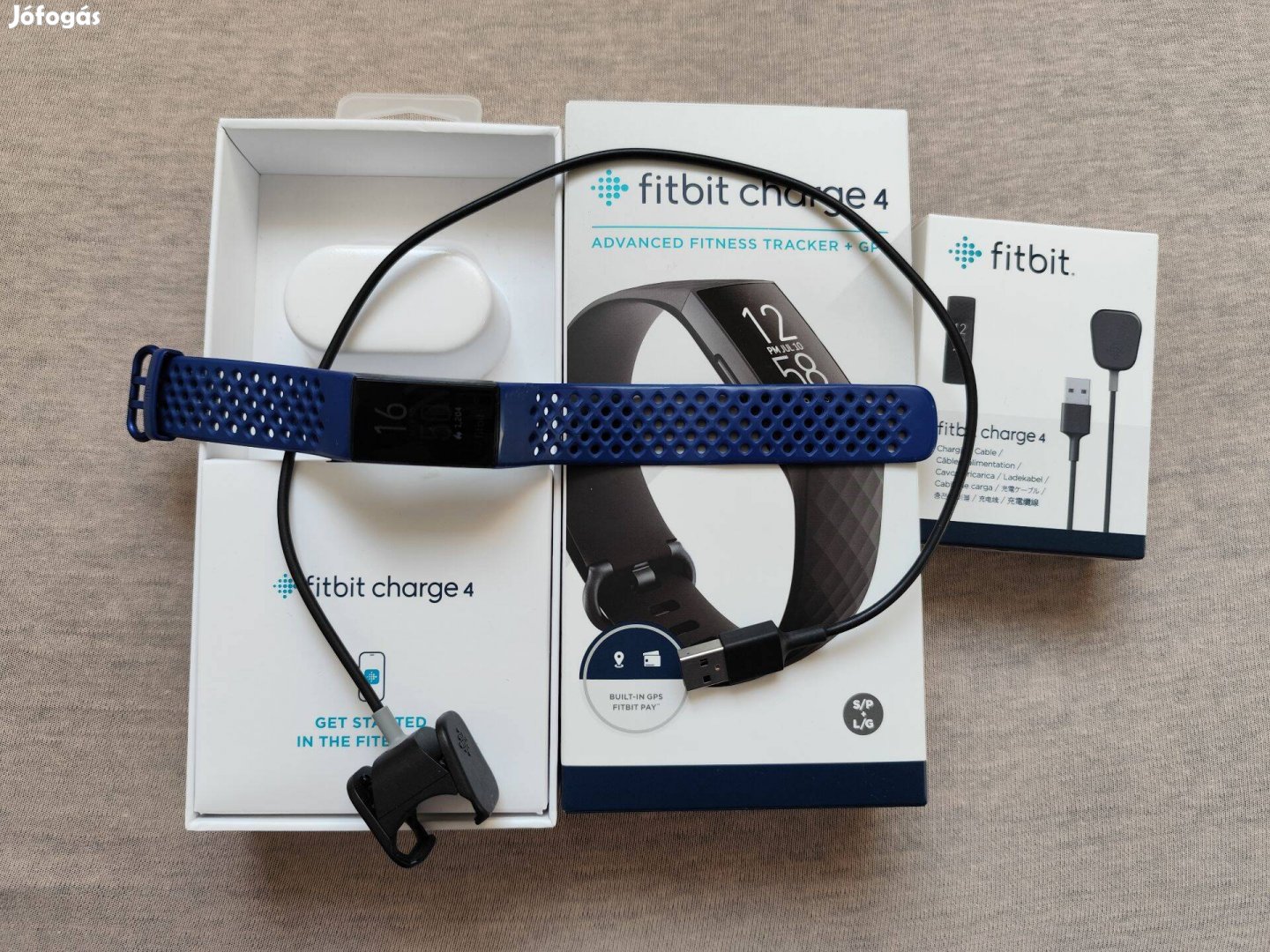 Fitbit Charge 4 2db töltővel