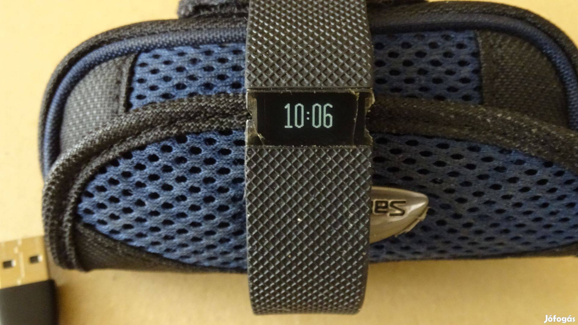 Fitbit Charge HR aktivitásmérő