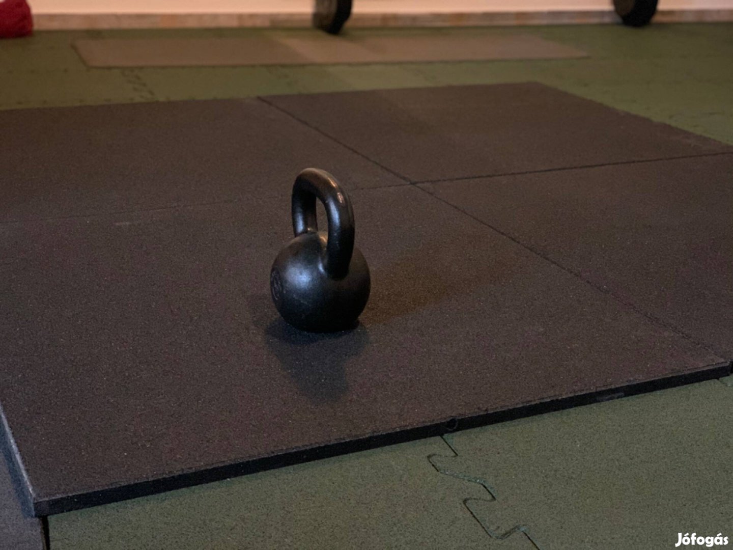 Fitness gumilap, gumiszőnyeg 100x100 konditerem, kettlebell, súlyzó