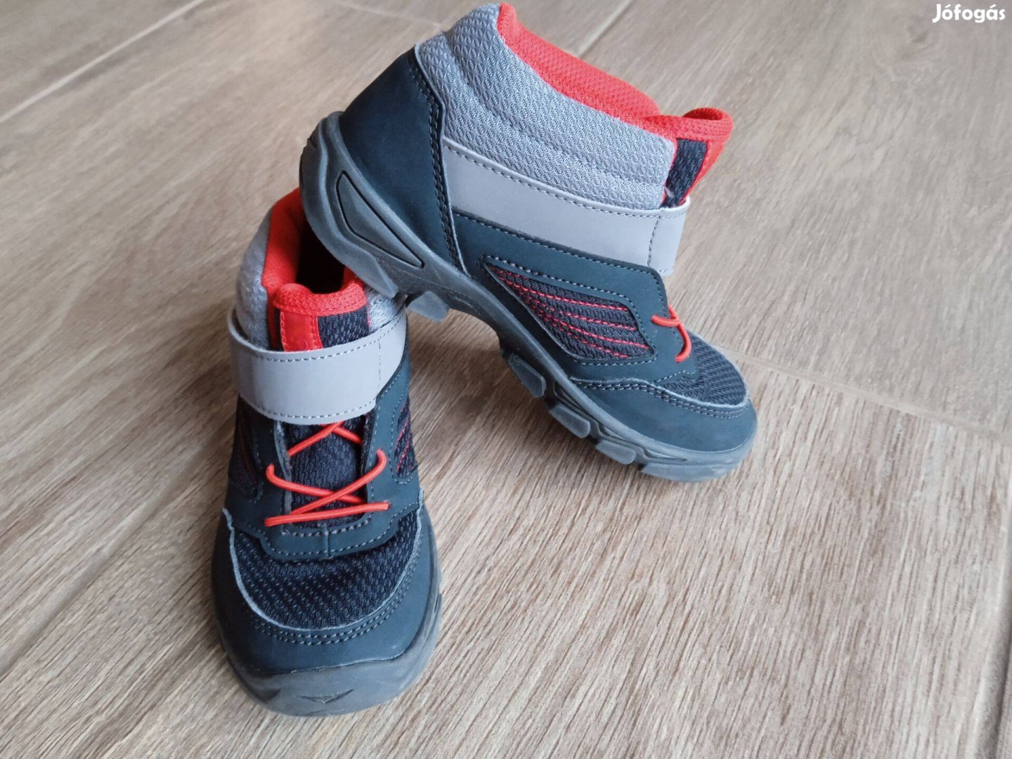 Fiú cipő 30-as