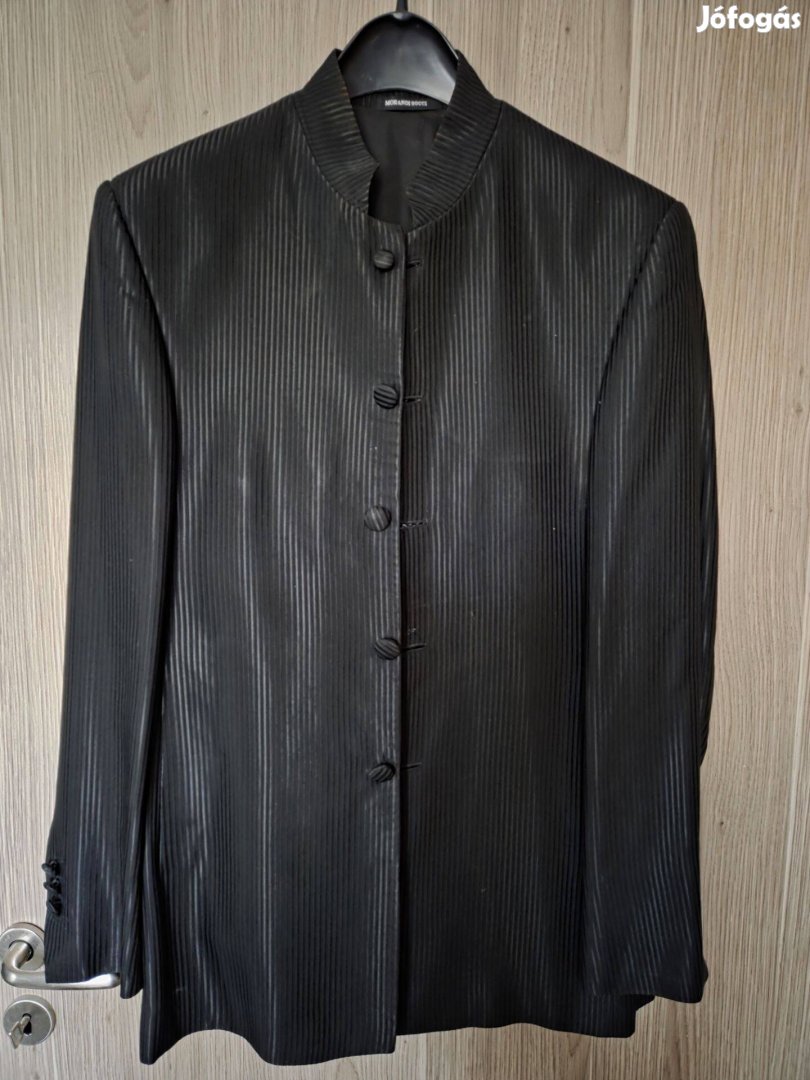 Fiú kamasz öltöny eladó!