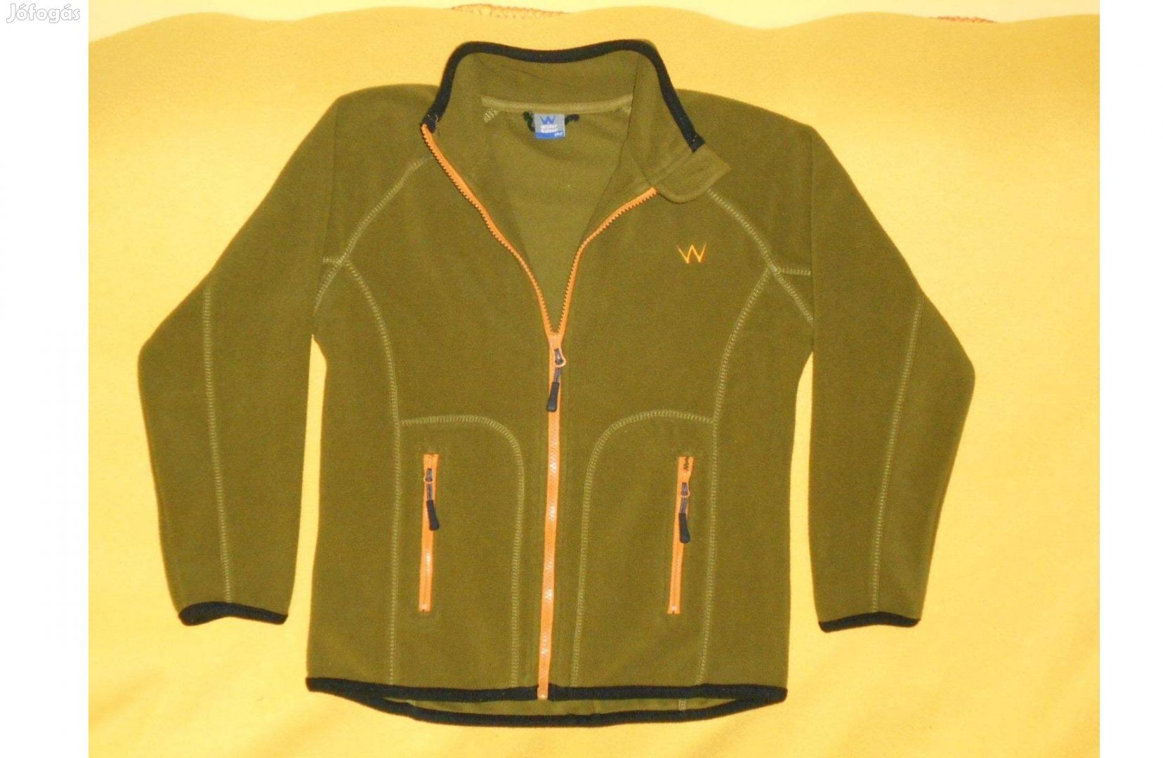 Fiú kardigán, vagány, díszes, zsebes, puha, meleg. 140,