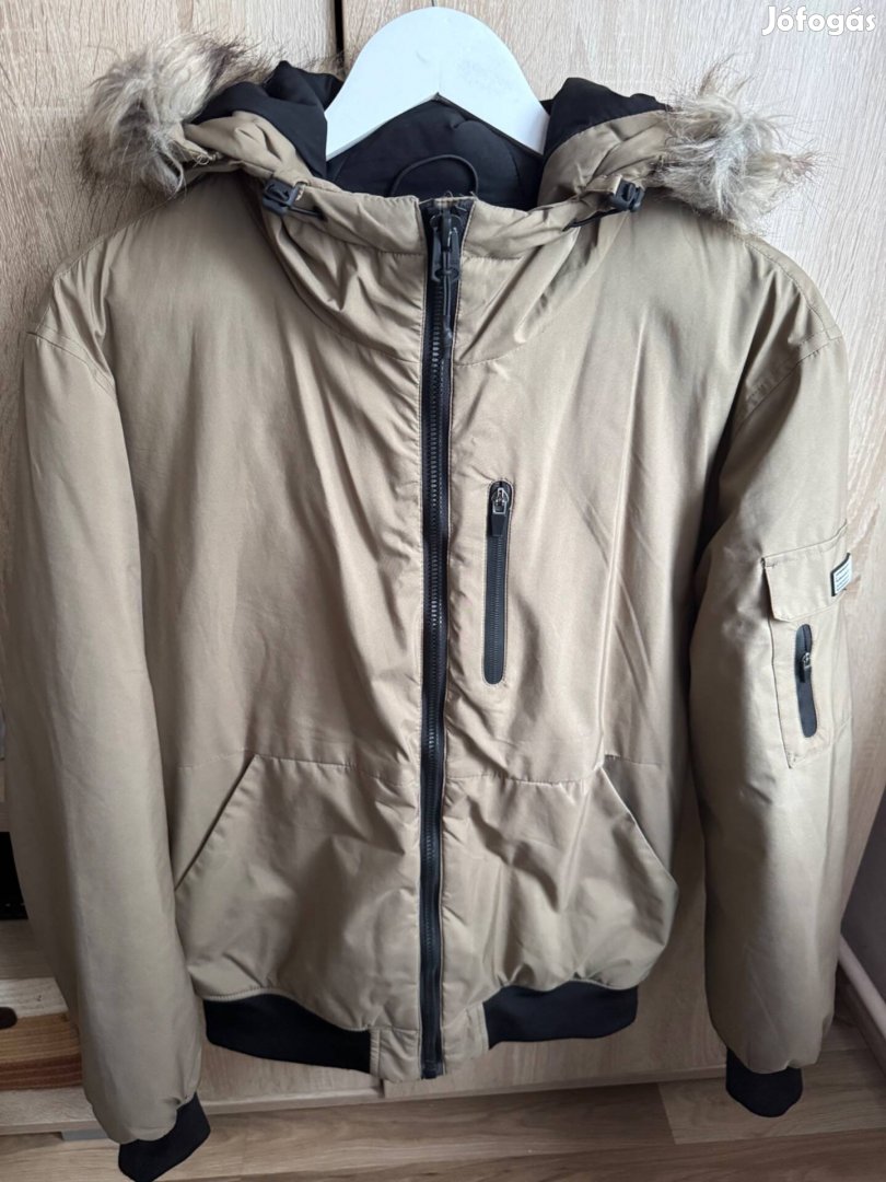 Fiú téli kabát újszerű állapotban