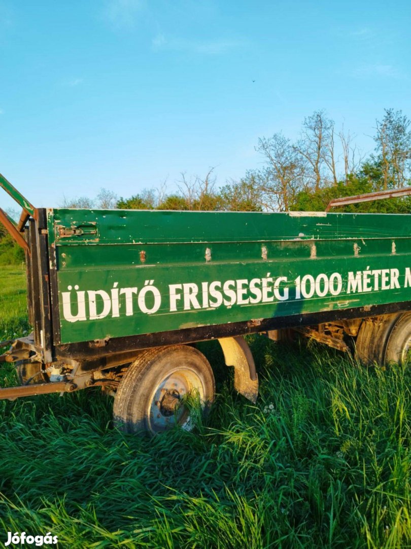 Fixplatós pótkocsi eladó
