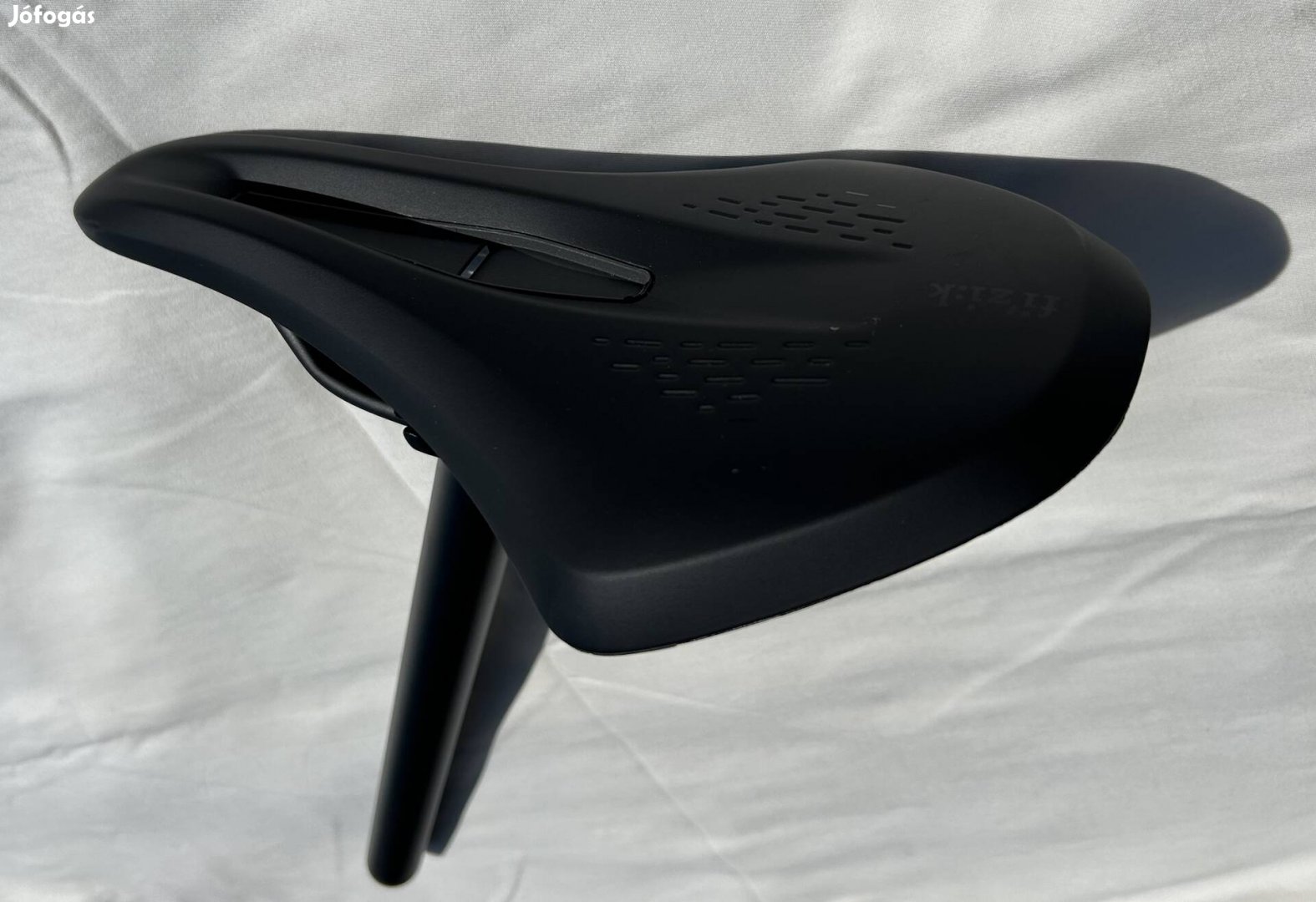 Fizik Argo Terra X5 nyereg + nyeregcső 
