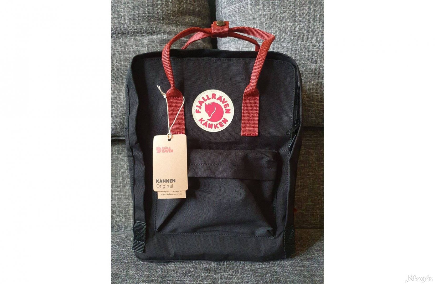 Fjallraven Kanken Fekete-bordó 16 literes, közepes méret, Új