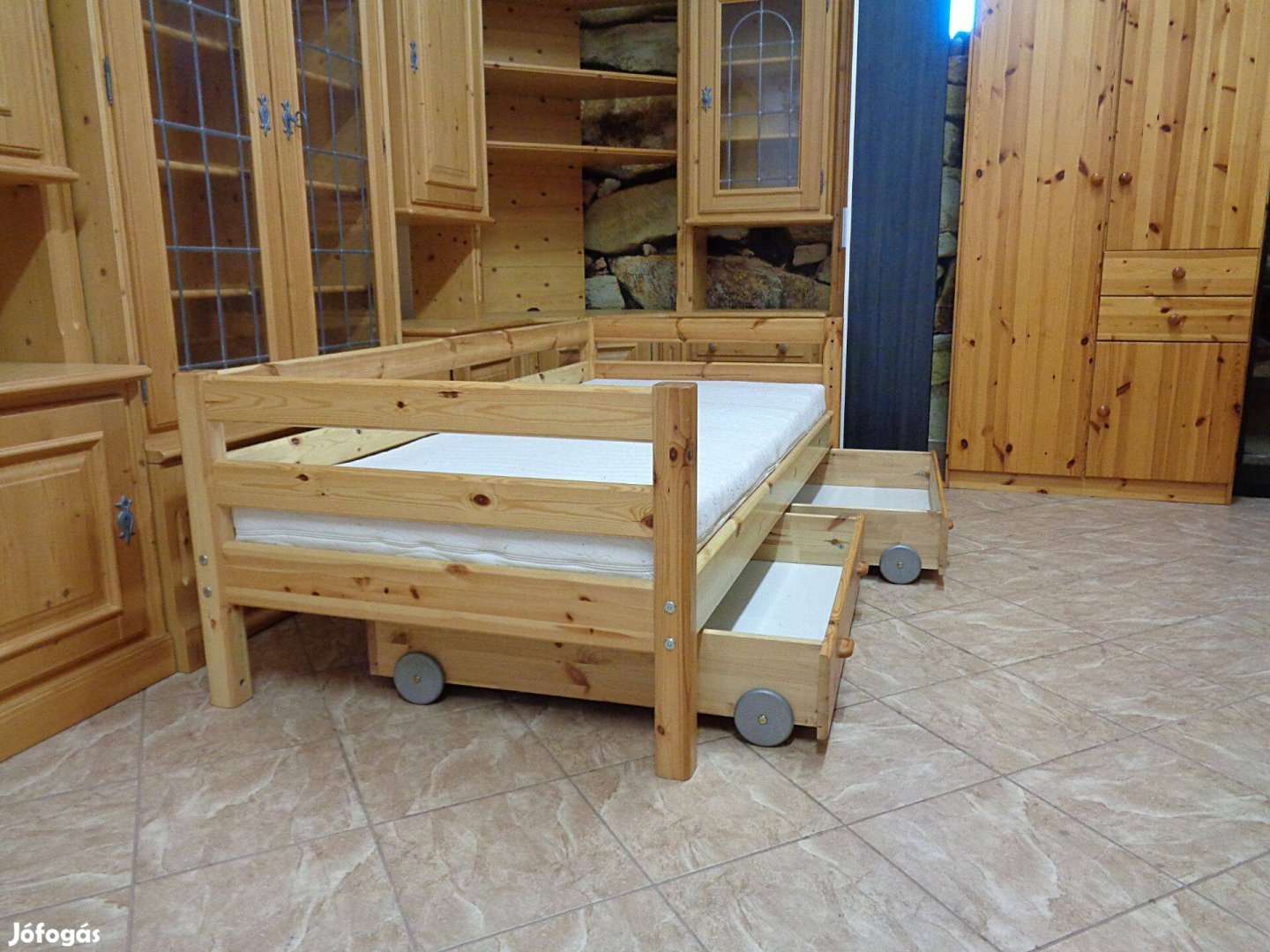 Flexa fenyő ágy ágyneműtartóval 90x200