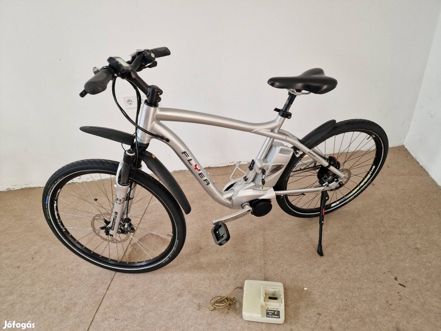 Flyer 26col XT középmotoros elektromos kerékpár bicikli ebike