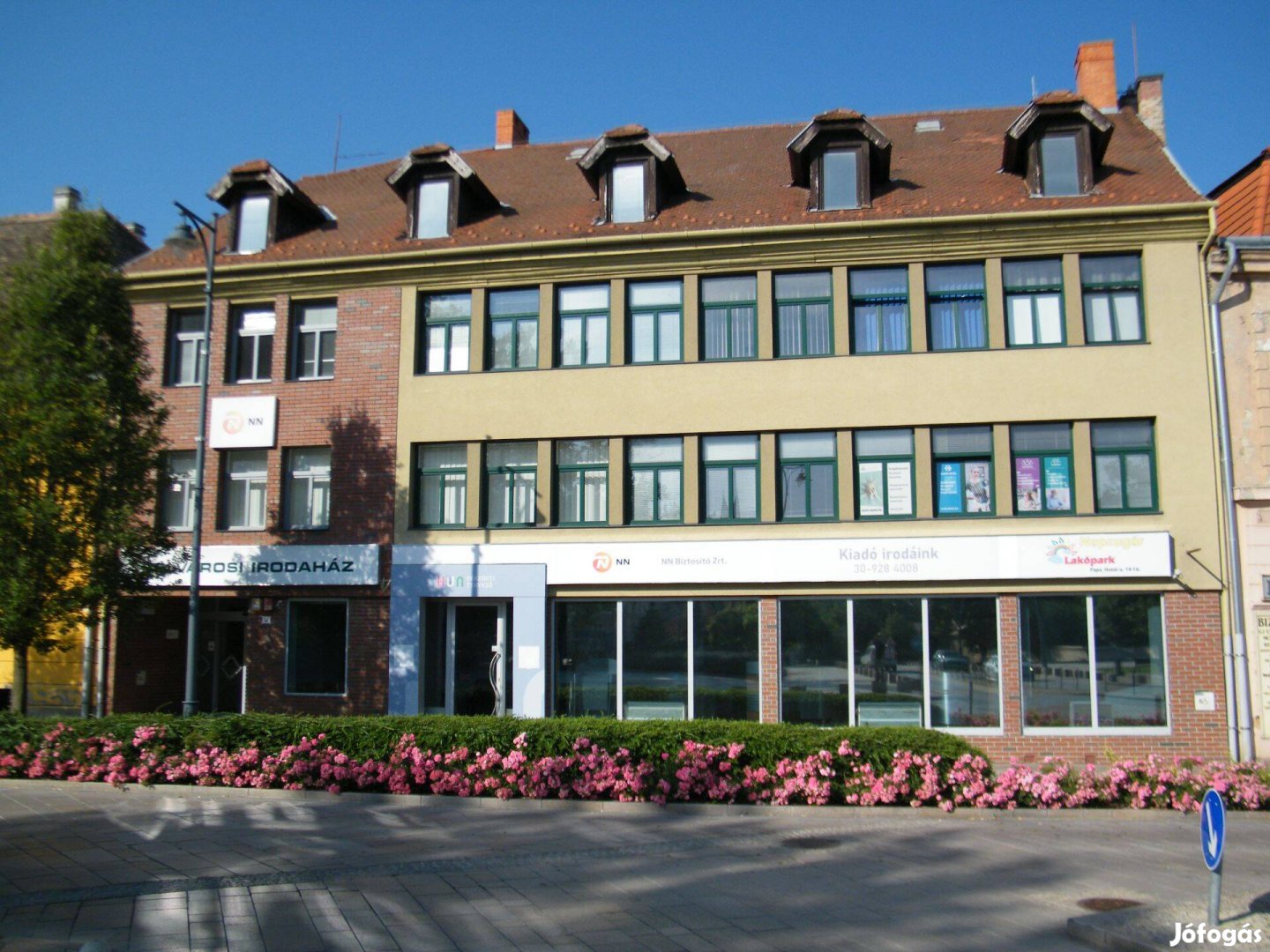 Fő Tér 24!Belvárosi Irodaházban különböző m2-rel irodák