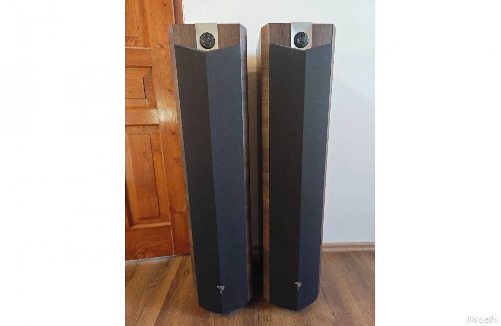 Focal Chorus 716 hangfal dió színben