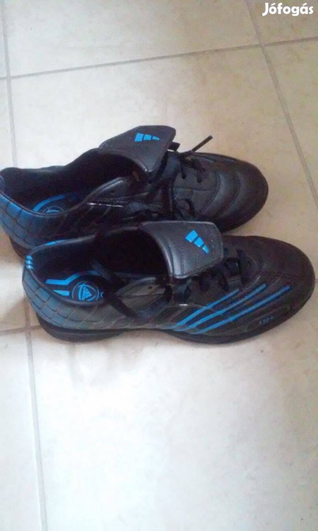 Foci cipő, Adidas