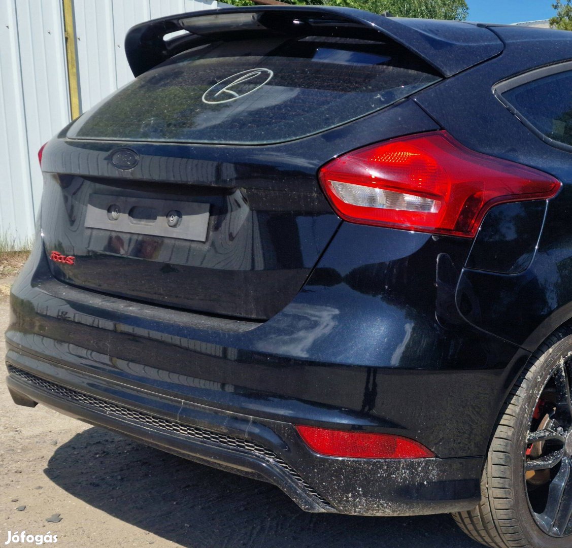 Focus Mk3 Facelift hátsó lökhárító,csomagtérajtó,lámpák