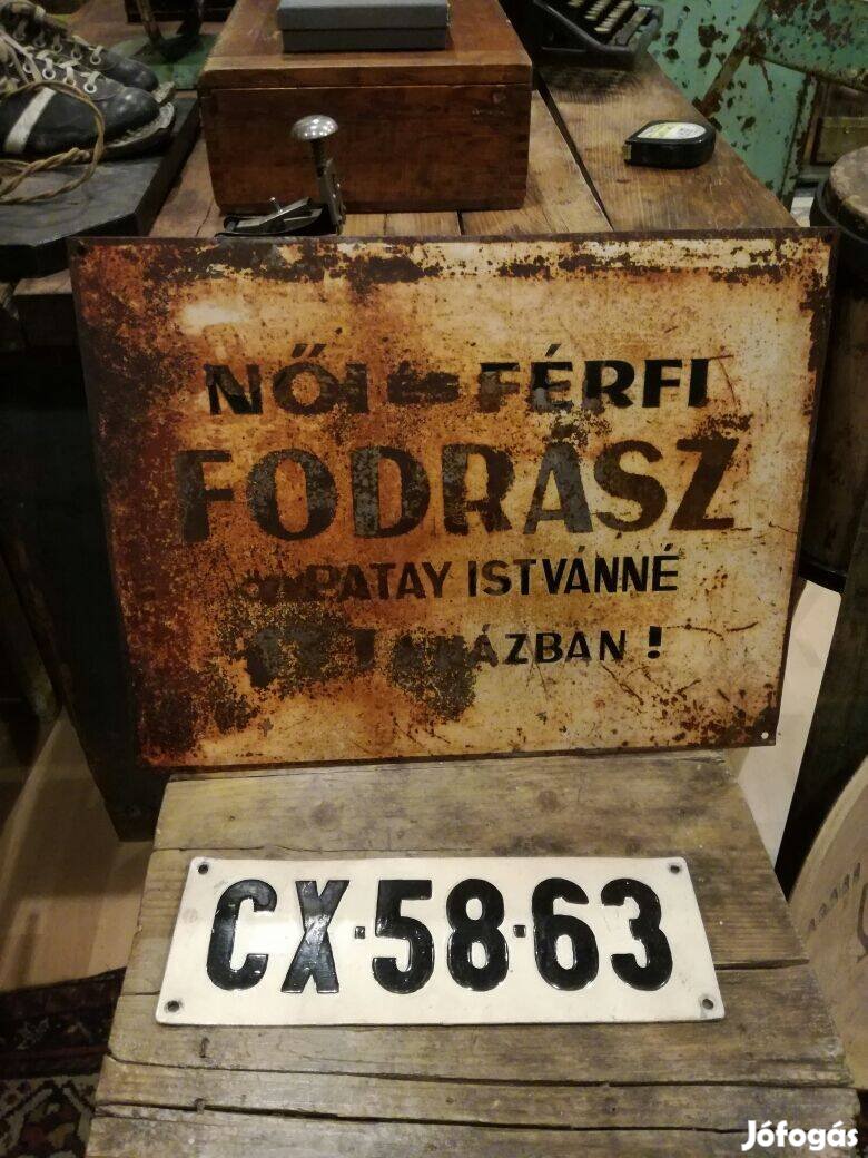 Fodrász tábla, régi fém tábla, patinás festett tábla