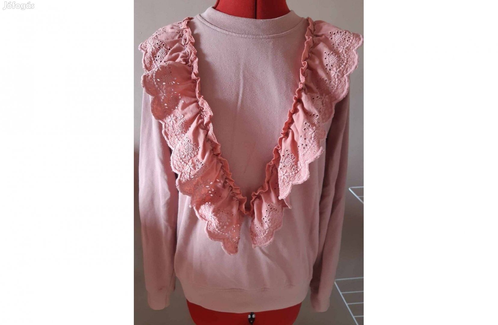Fodros felvarrós púder rózsaszín pulóver EUR 38