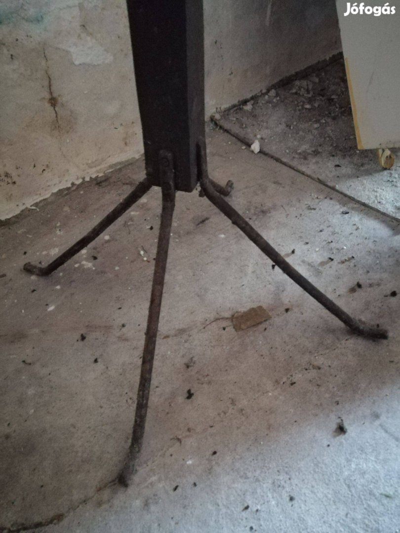 Fogas állófogas fa - vas egyszerű
