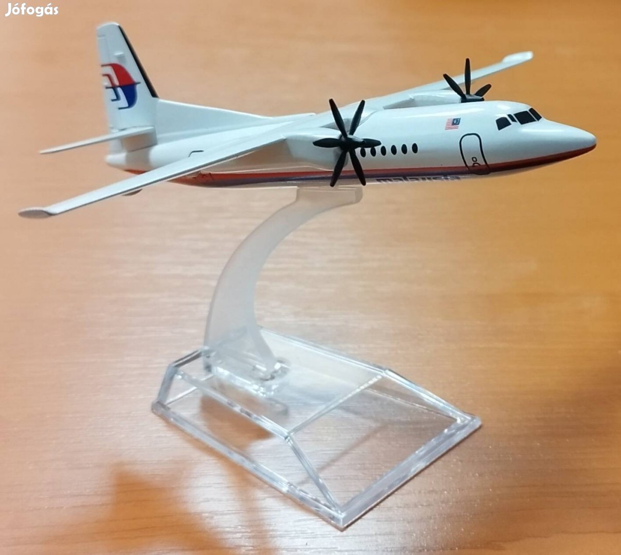 Fokker 50 Malaysia Airlines repülőgép modell 1:180