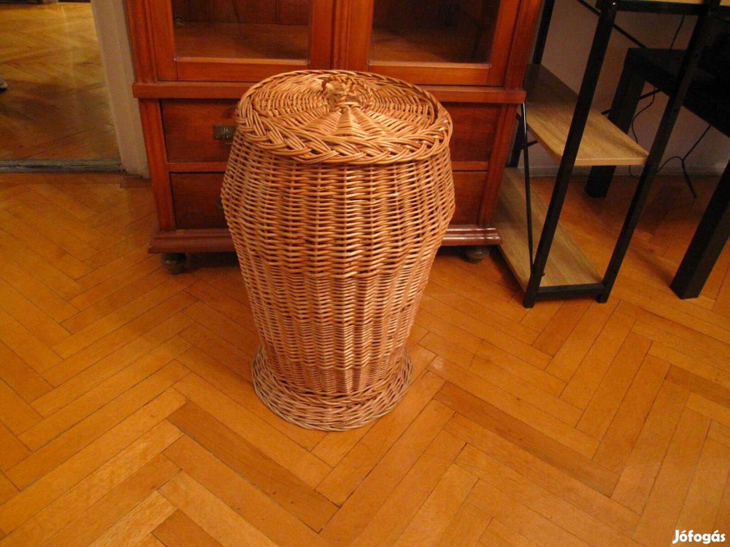 Fonott, fedeles ruháskosár, 75 cm