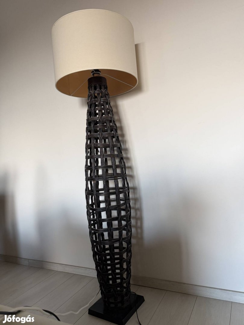 Fonott, rattan álló lámpa