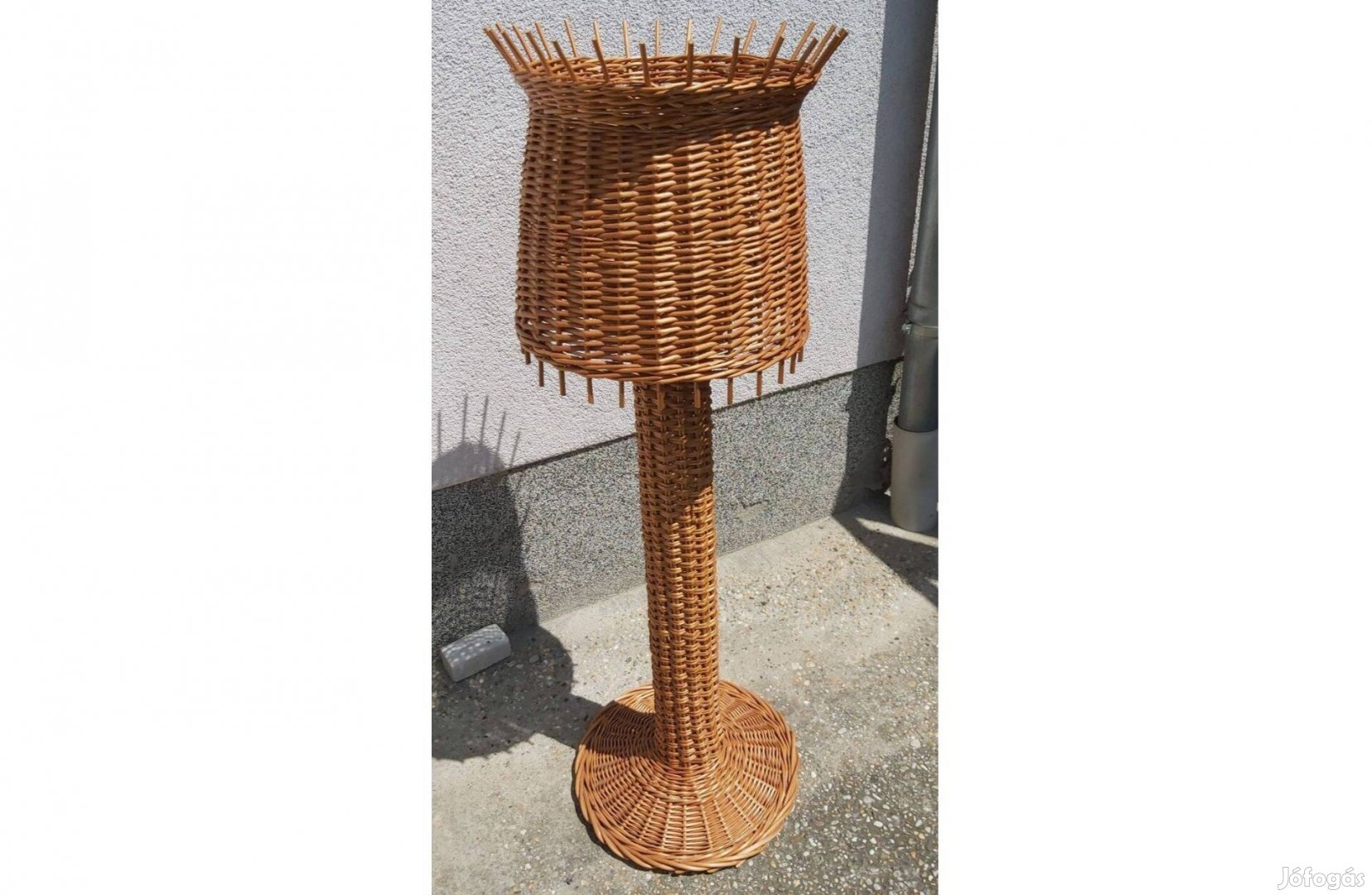 Fonott álló lámpaernyő szárral eladó