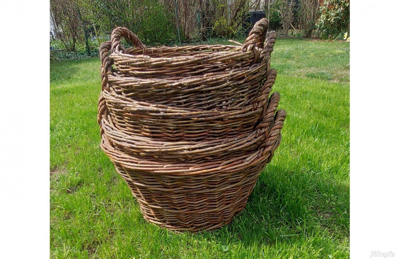 Fonott füles vesszőkosarak