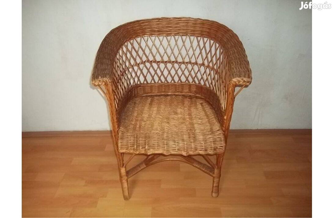 Fonott karosszék