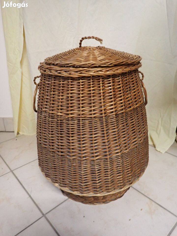 Fonott kerek tároló kosár