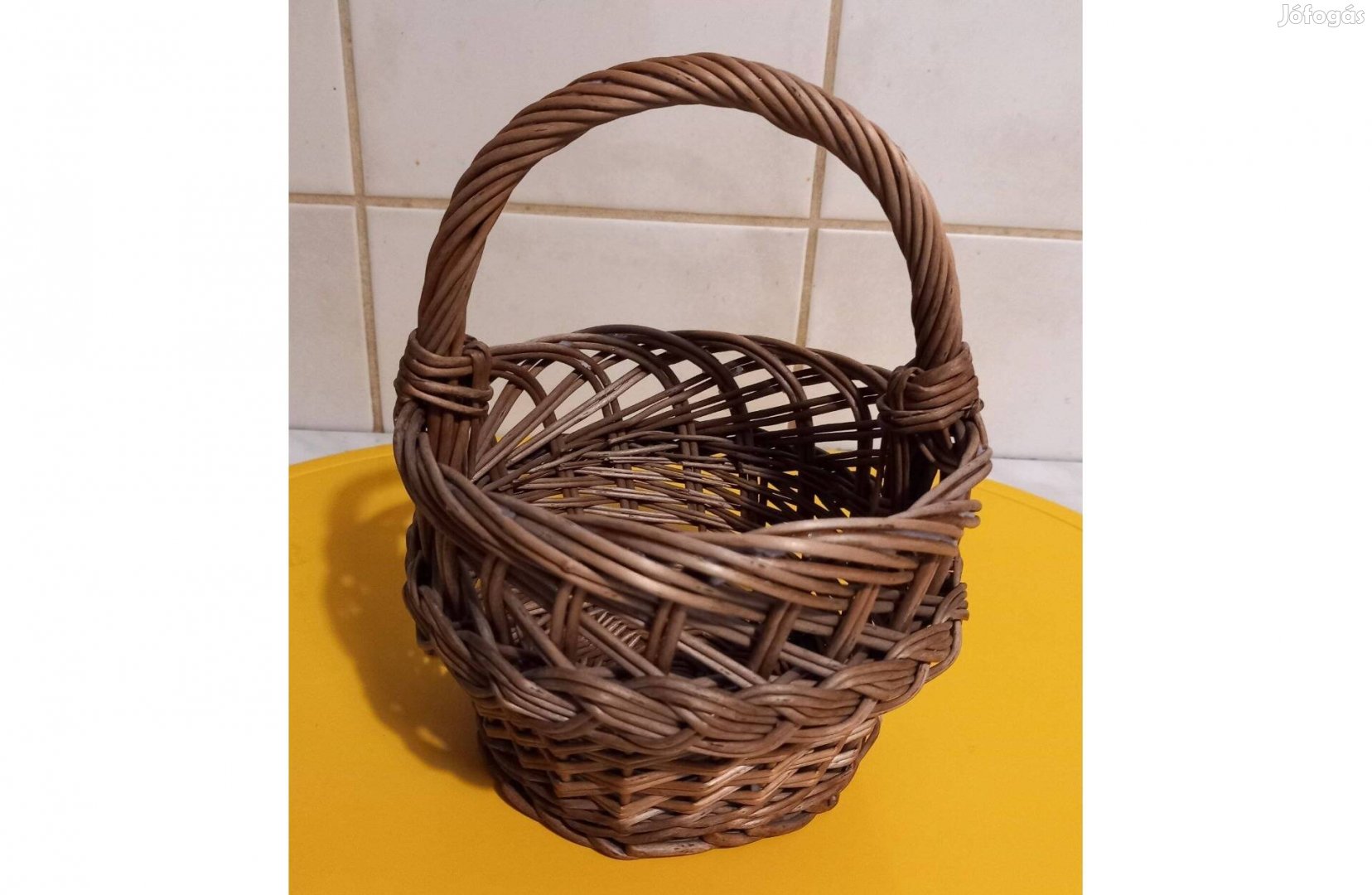 Fonott kis kosár, dekorációnak, gyerekeknek, apró dolgoknak