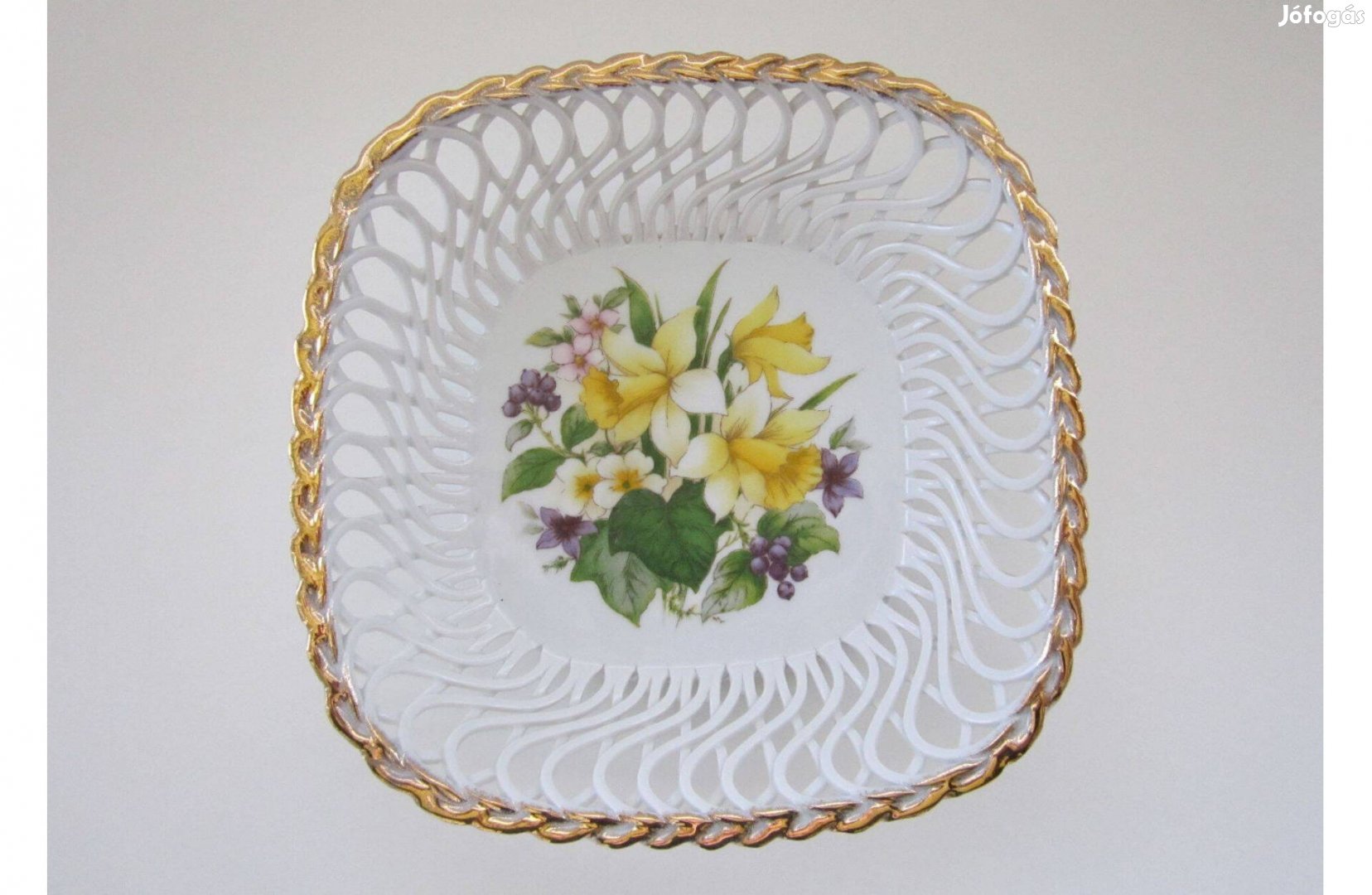 Fonott porcelán tál