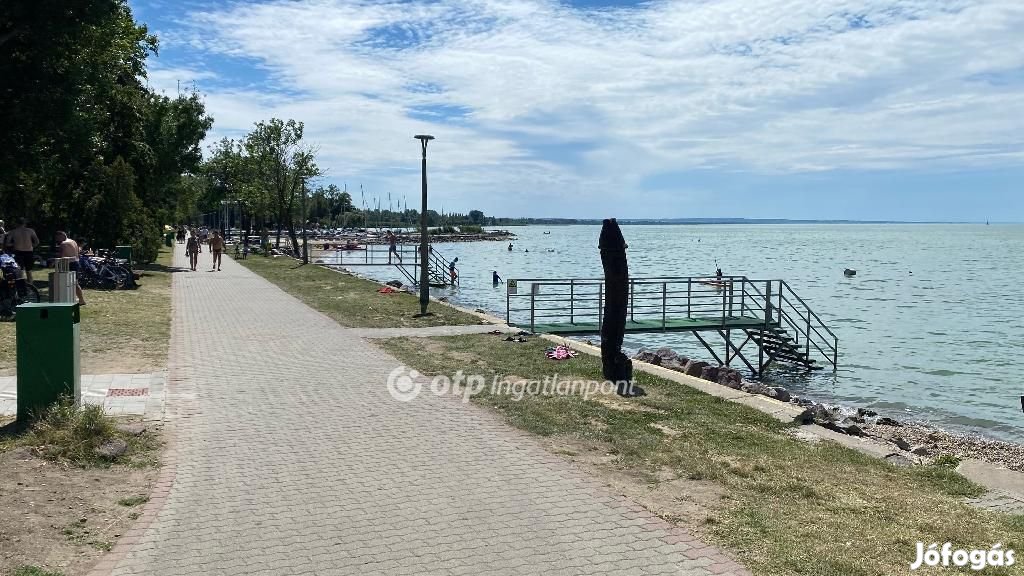 Fonyódi 204 nm-es ház eladó