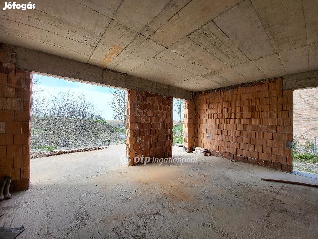 Fonyódi eladó 93 nm-es lakás