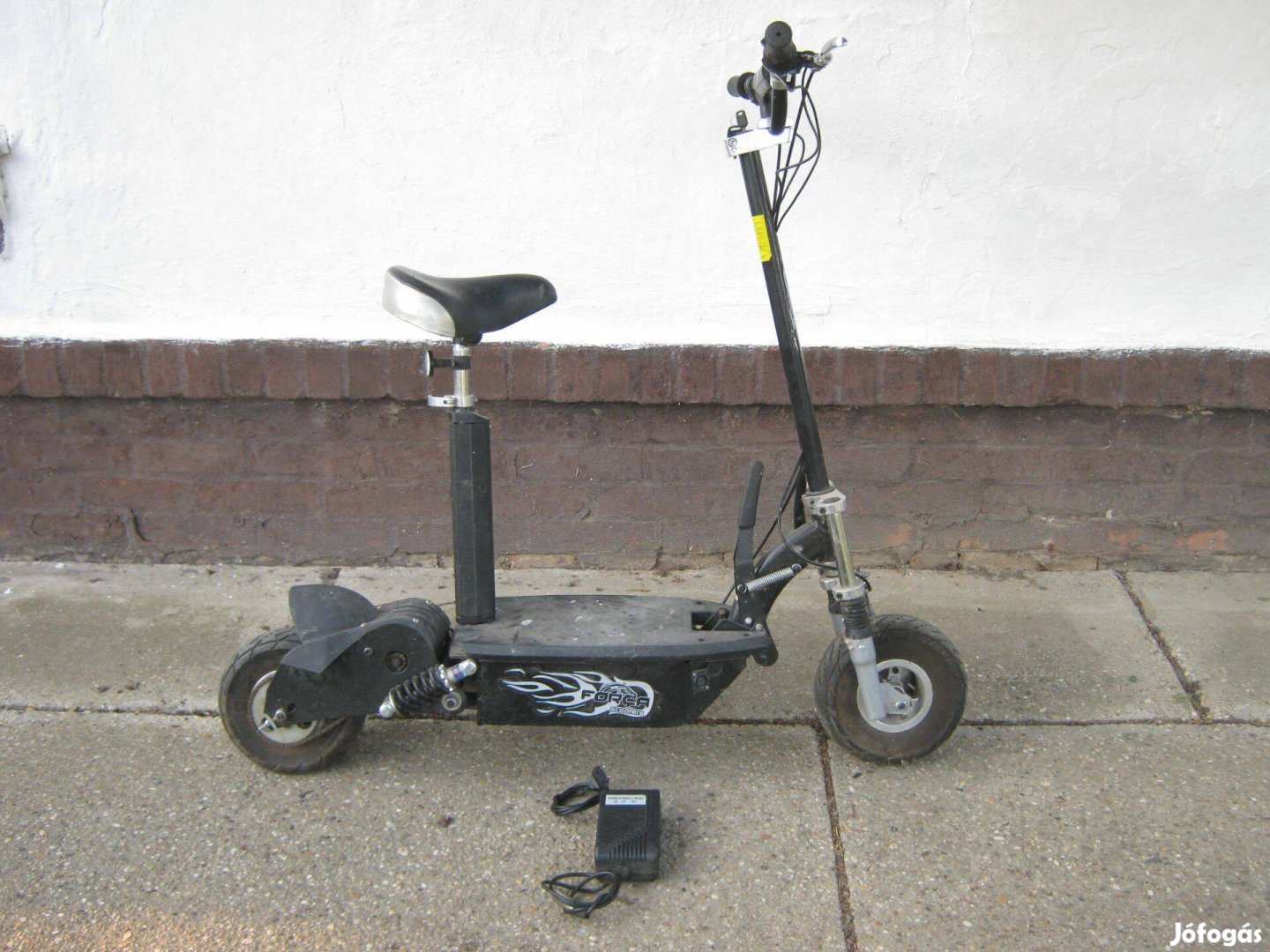 Forca Scooters elektromos roller töltővel (1000W)