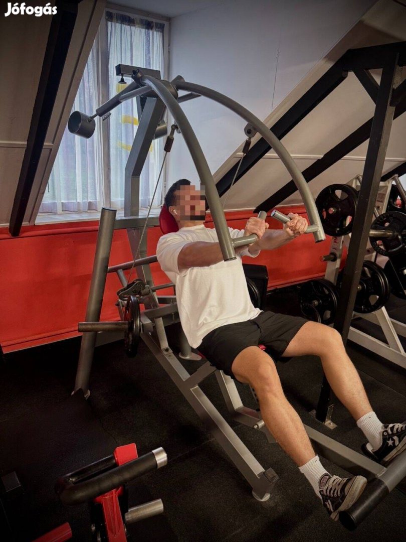 Force Gym Ingás mellnyomó gép