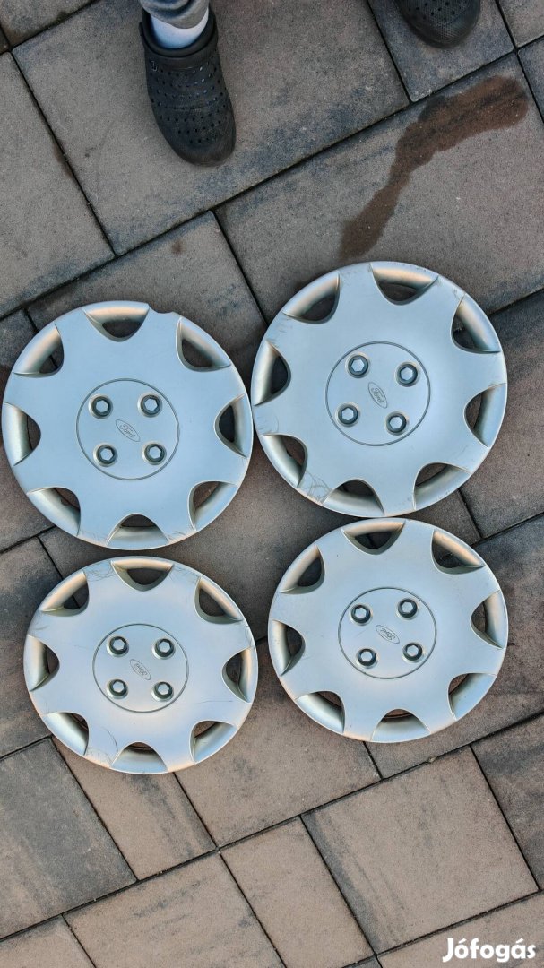 Ford 14 colosdísztárcsa 