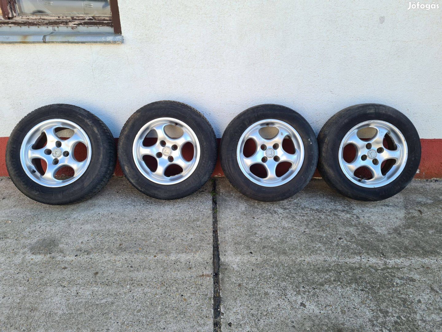 Ford 15" 4db aluminium felni + kerékanyák