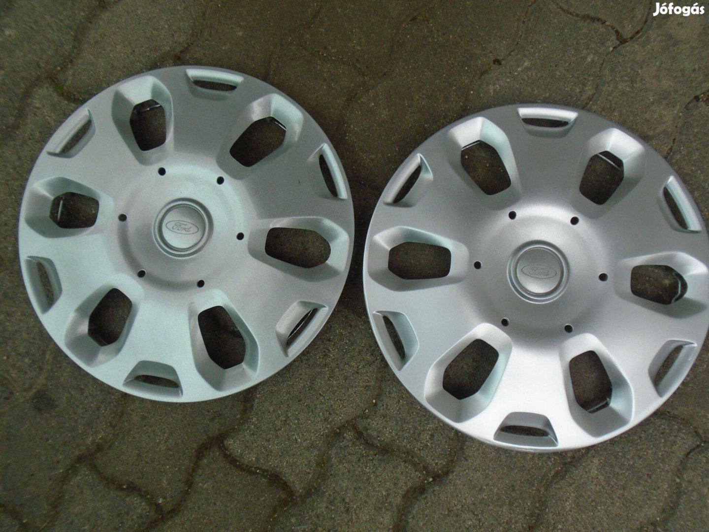 Ford 15" gyári dísztárcsa 2 db eladó