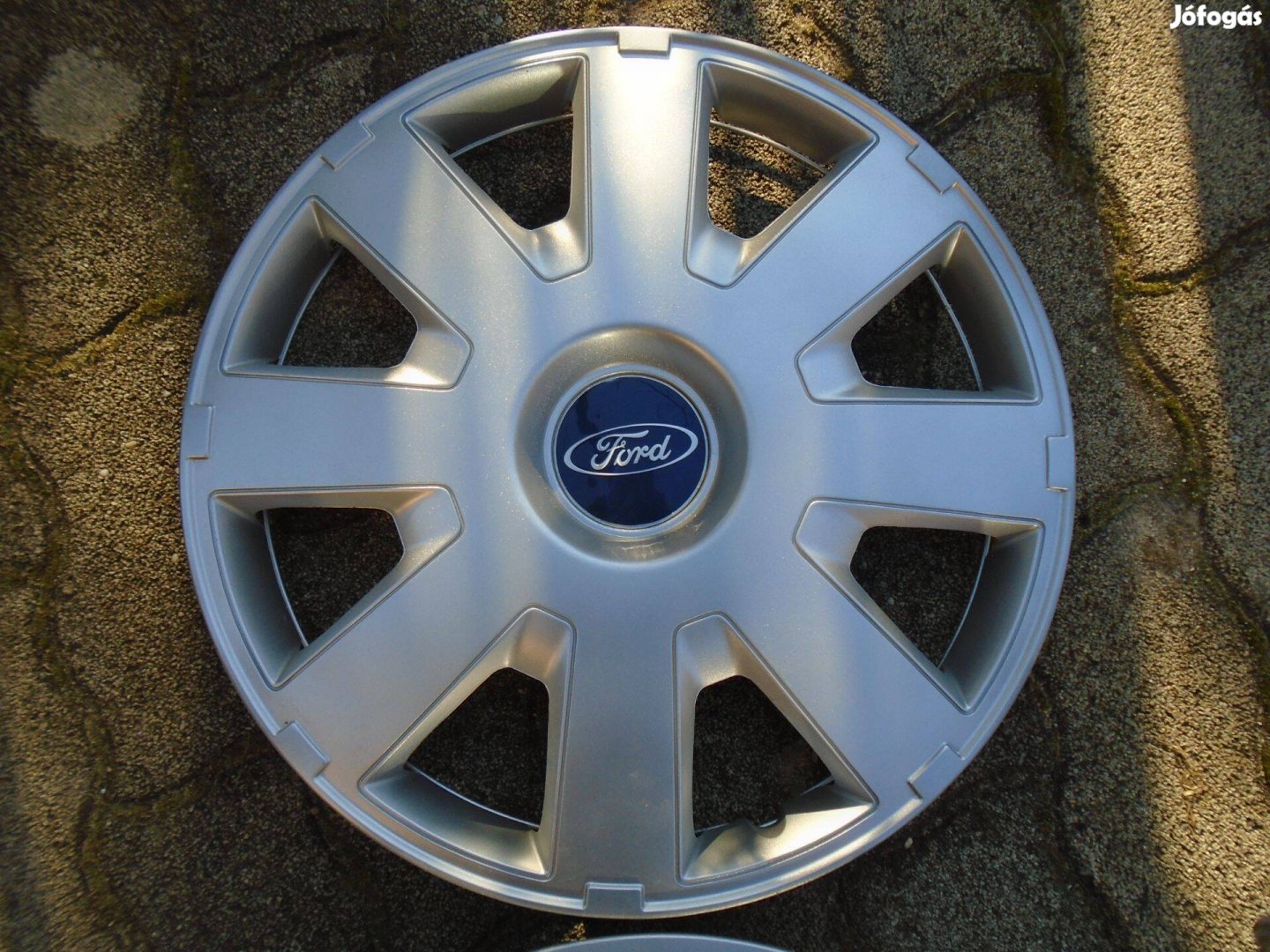 Ford 16" gyári dísztárcsa 1 db eladó