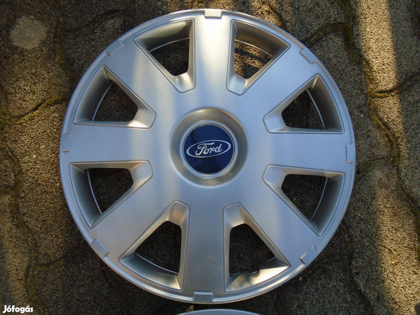 Ford 16" gyári dísztárcsa 1 db eladó