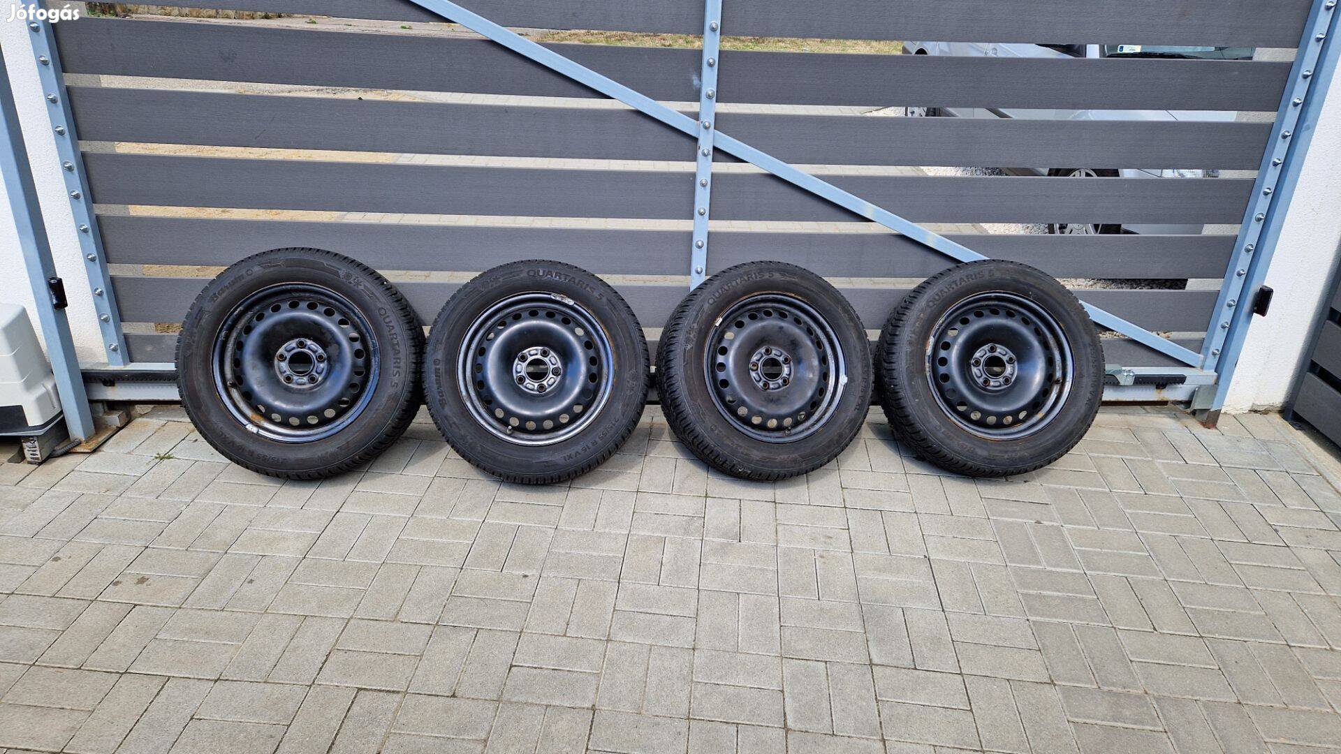 Ford 16" lemezfelni garnitúra,négyévszakos gumi,szenzor eladó