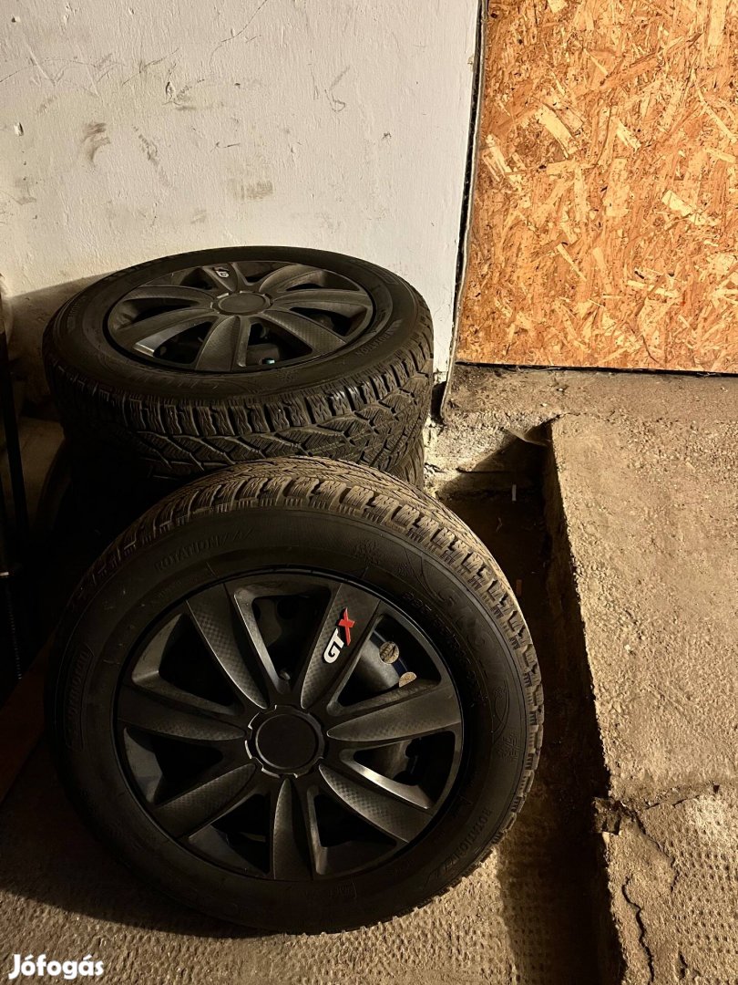 Ford 16 lemezfelni téligumi garnitúra eladó