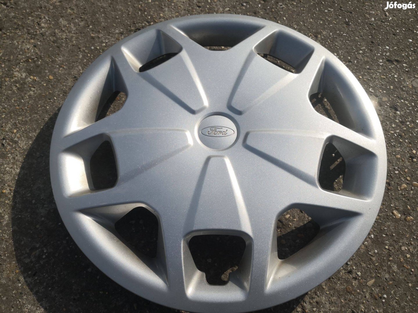 Ford 16-os gyári dísztárcsa 1db