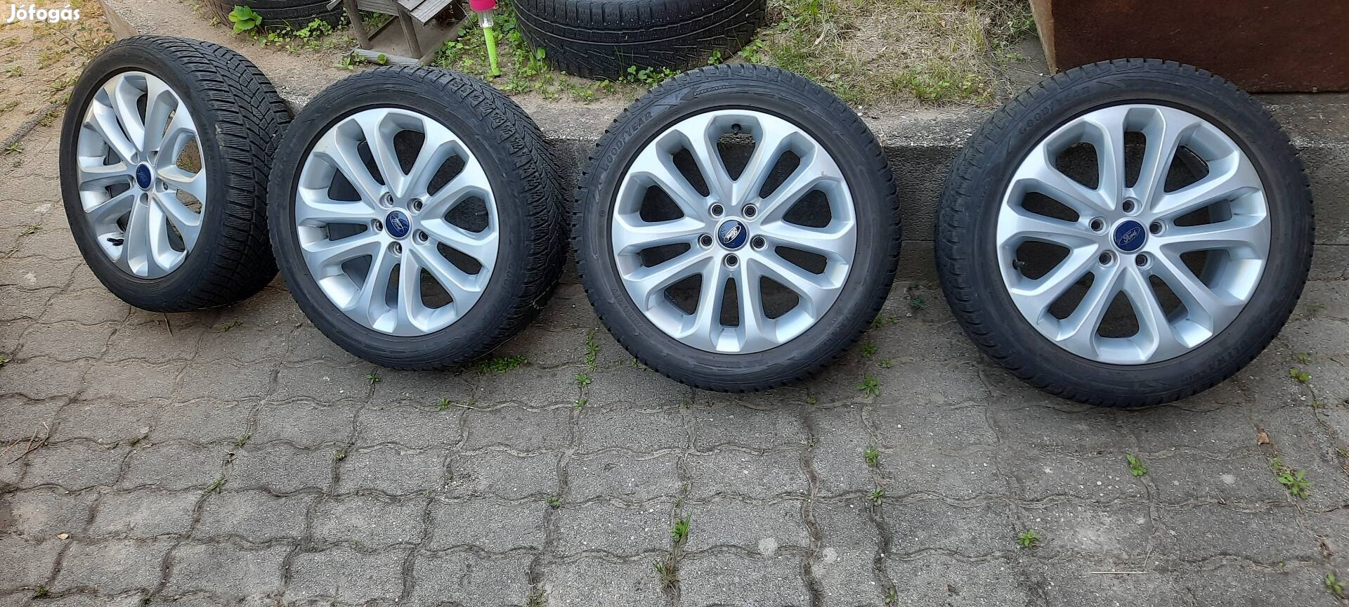 Ford 17 es gyari alufelni garnitura teligumik Goodyear