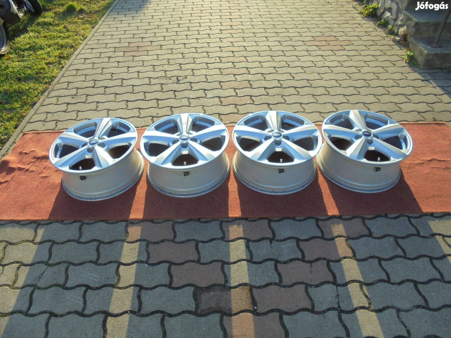 Ford 18-as gyári alufelni szenzorral eladó