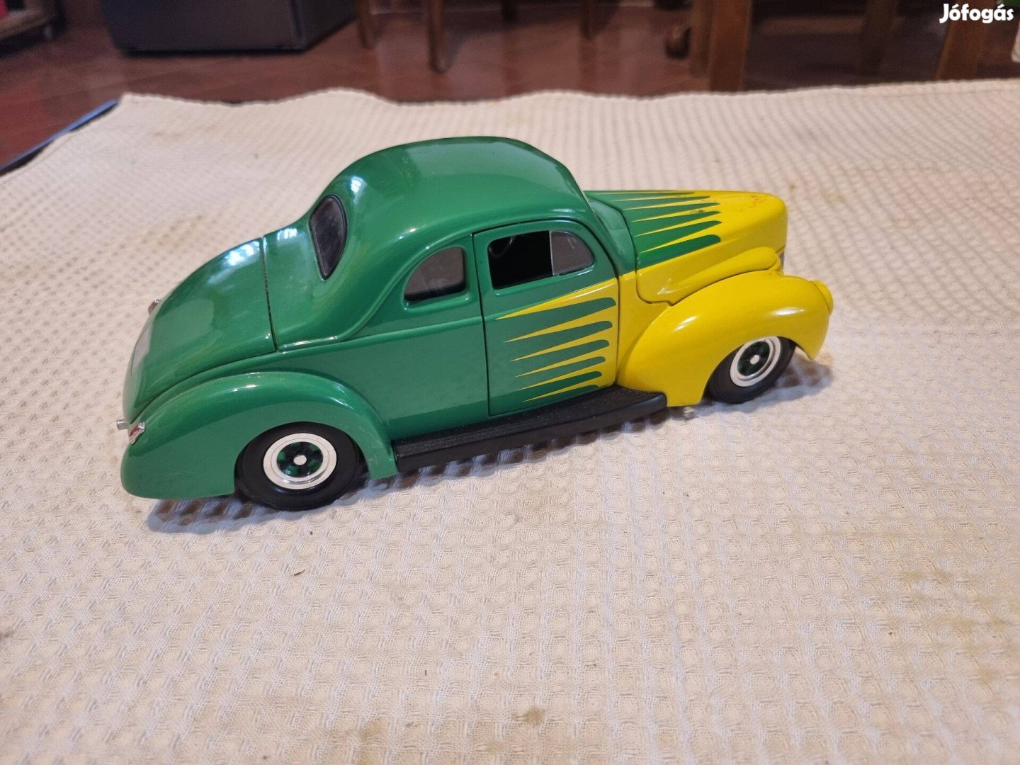 Ford 1940 1:18 modellautó