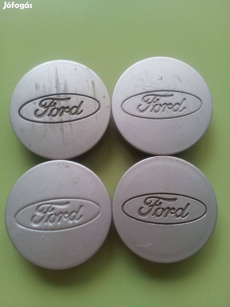 Ford 83 BB-1000-Ad felni kupak
