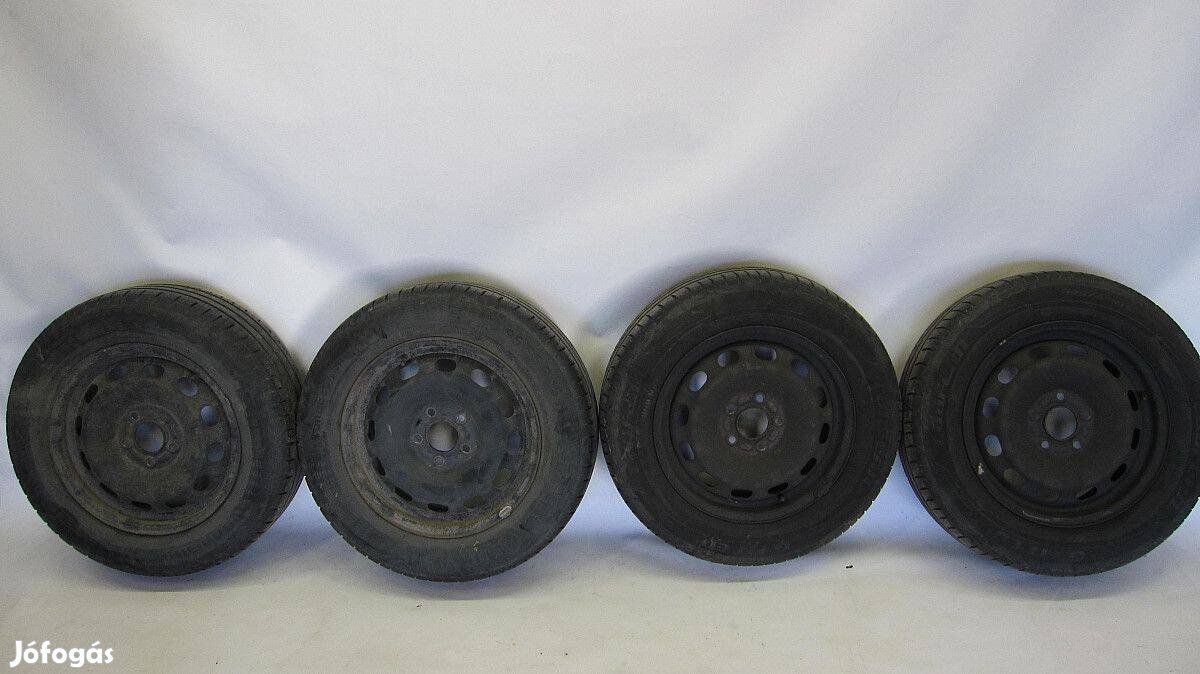 Ford C-Max Eladó gyári, 195/65R15 col lemezfelni nyári gumival