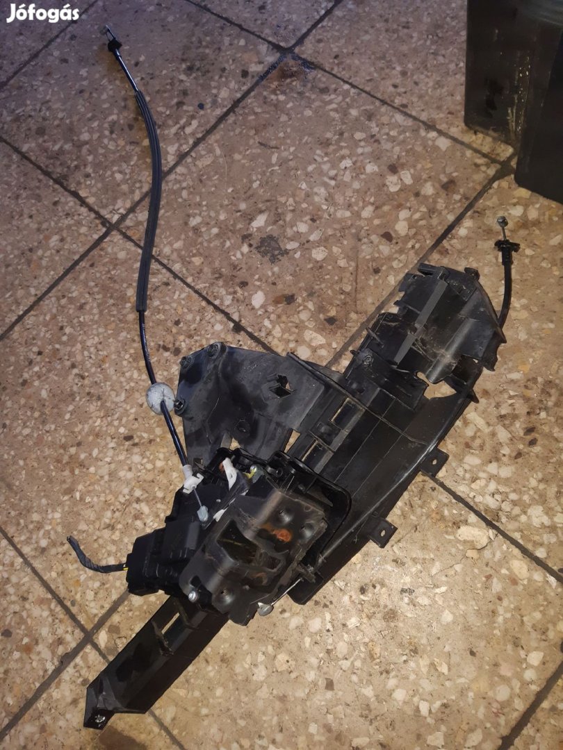 Ford C-Max Jobb Első Ajtó Zárszerkezet Központizár Motor