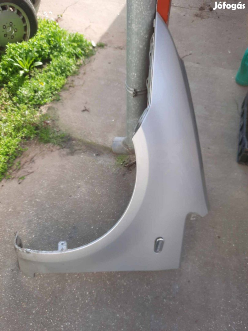 Ford C-Max Mk1 jobb , bal első sárvédő