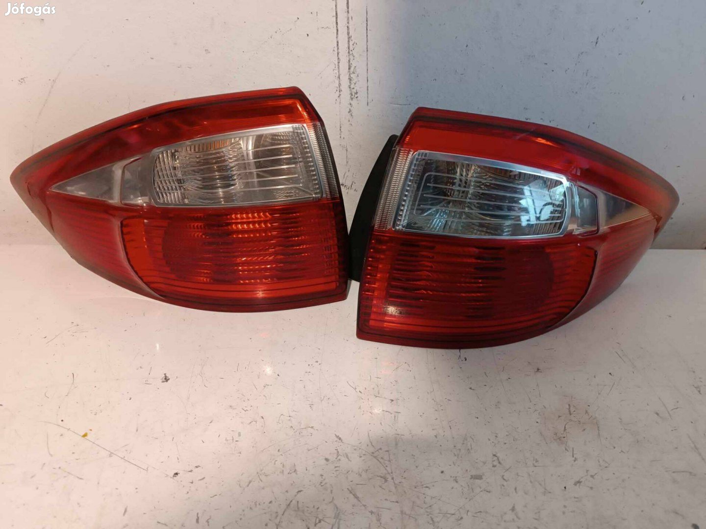 Ford C-Max Mk2 jobb , bal hátsó lámpa