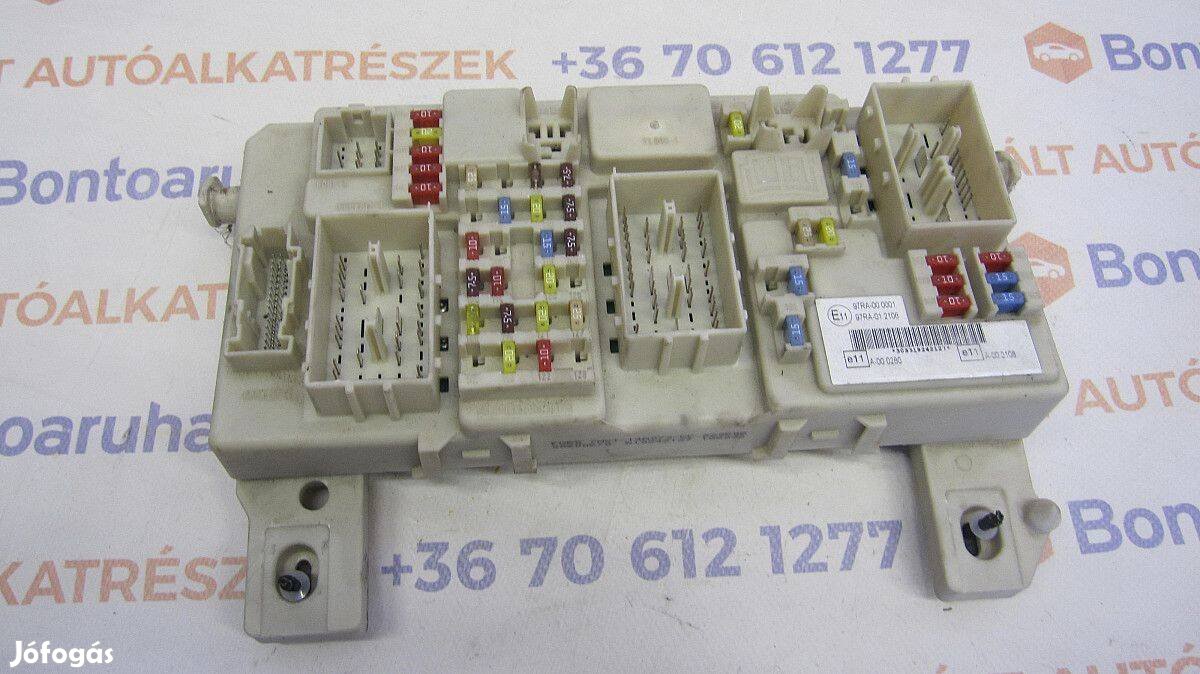 Ford C-Max dízel benzines utastér biztosíték tábla GEM modul