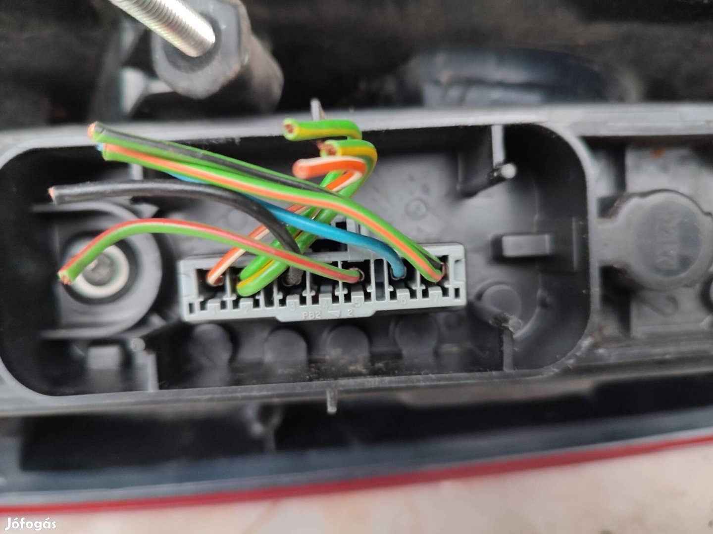 Ford C max bal hátsó lámpa gyari  sérült 